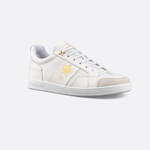 NWT Dior STAR Sneakers 7.5. Never worn. This season! Retail $890 ⭐️.